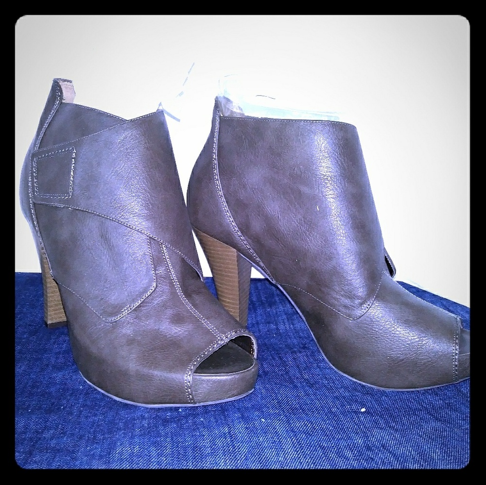 Leather  Brown bootie